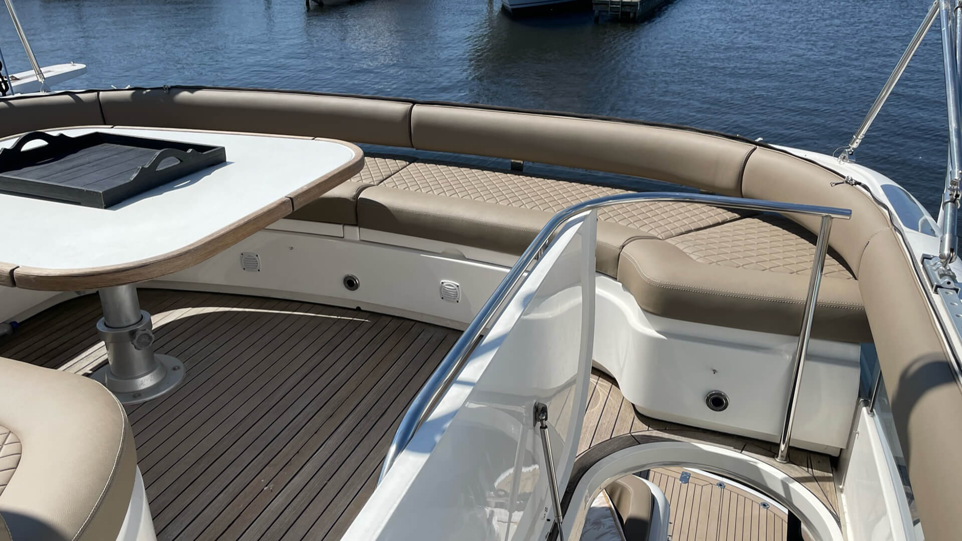 CARAVAN EN BOOT